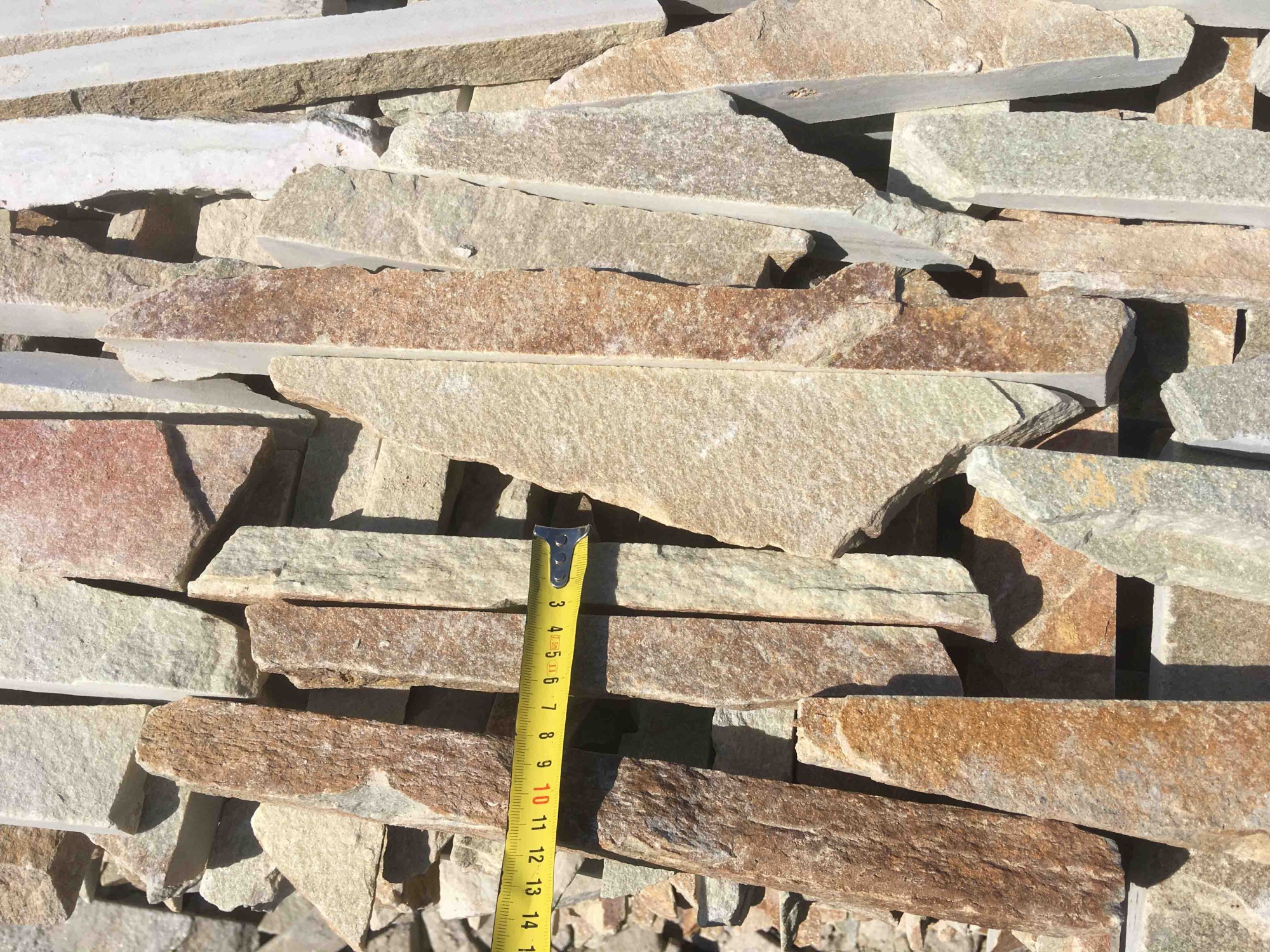 Горбушка златолит золотистый для облицовки купить в Щёлково