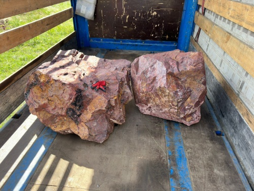 Ландшафтные глыбы красно-фиолетовые 200-1000 килограмм купить в Щёлково