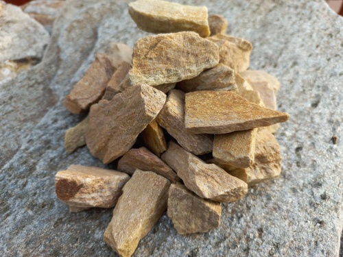 Златолит жёлтый декоративная каменная крошка купить в Щёлково