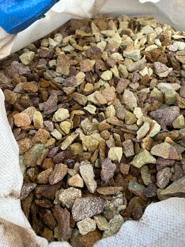 Златолит персиковый декоративная каменная крошка купить в Щёлково