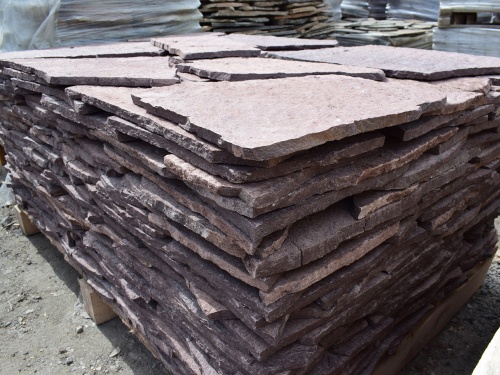 Плитняк лемезит бордовый для облицовки цоколя 20-25 мм  купить в Щёлково