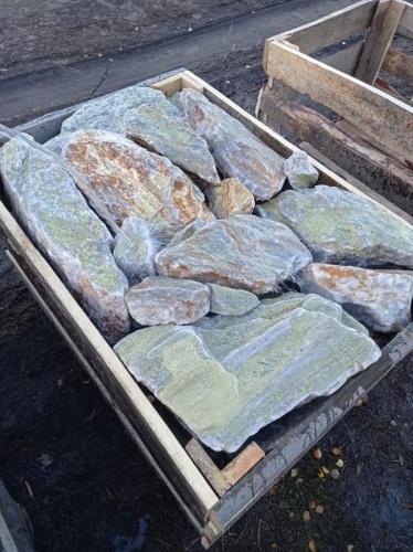Златолит жёлтый, жёлто-зелёный глыбки и валуны для ланшафтного дизайна купить в Щёлково