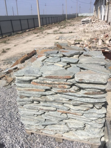 Златолит серебристый галтованный для лестниц купить в Щёлково